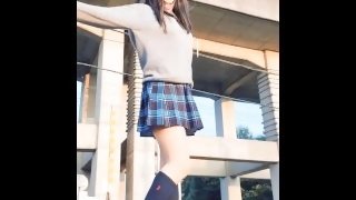 ミニスカ女子高生コス　踏切で電車待っていたらスカートめくれた！！