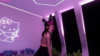 VR slut dances for you with no panties