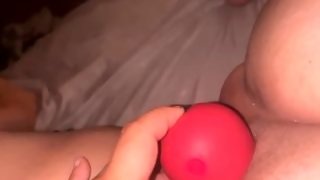 Slut loves to squirt on this toy