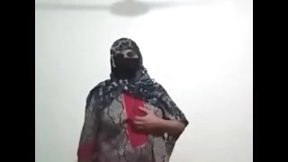 Pakistani desi hot girl big boobs show big tits hot video sex video