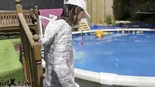 Onesie Wetlook in the Pool: Wearing a fluffy, cuddly onesie Fetish