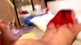 Petite wife with foot fetish takes a nice Cumshot