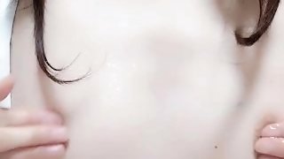 貧乳処女 ローションでぬるぬる乳首オナニーしちゃった❤【個人撮影/日本人/素人】