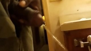 MY BEST FRIEND'S WIFE SQUIRTING SO FUCKING HARD WHILE SHE ME PISSING!! OMGGGGGGGGGG!!!!