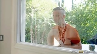 Bosomy MILF Mia Lelani mind-blowing porn clip
